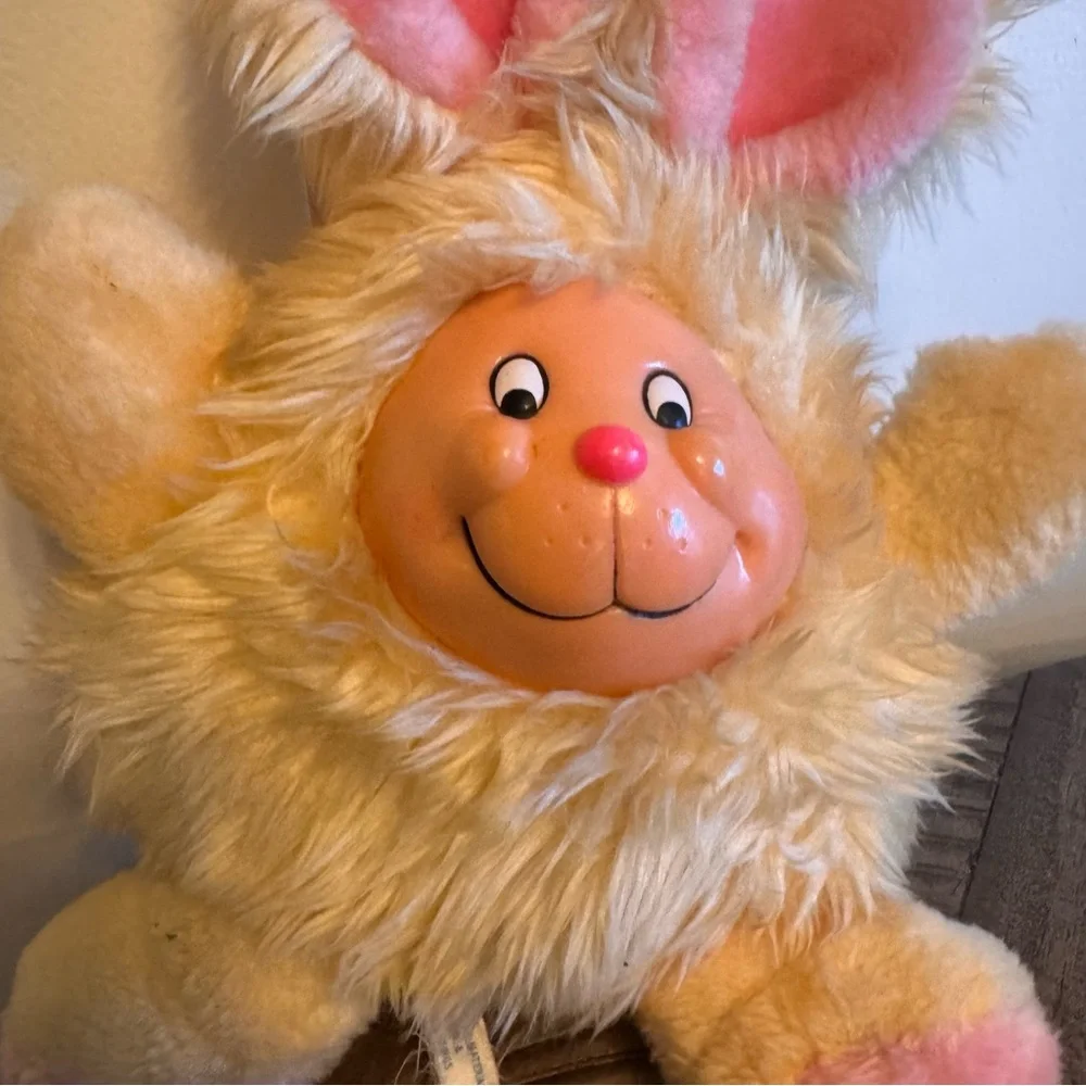 Vintage Happy Hoppy Yellow Rabbit Plush Vinyl Face MTY‎ International Pink Ears